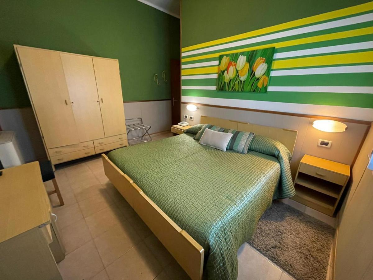 Hotel Azzurra Salsomaggiore Terme Exterior foto